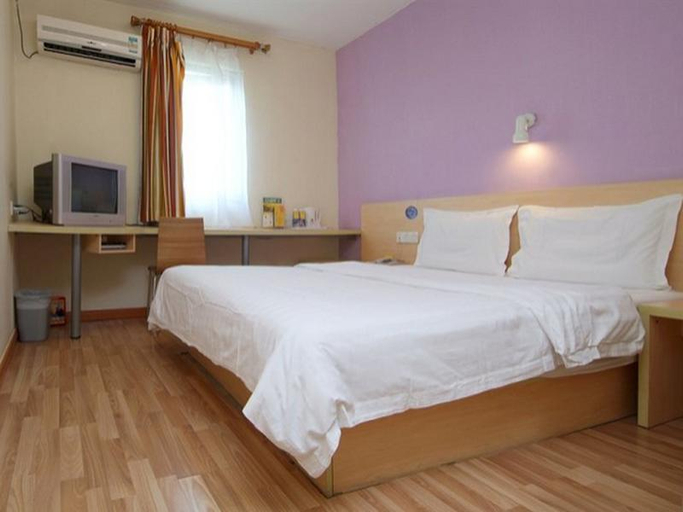 Bedroom 3, 7 Days Inn Beijing Guomao Sihuidong Metro Station, Beijing