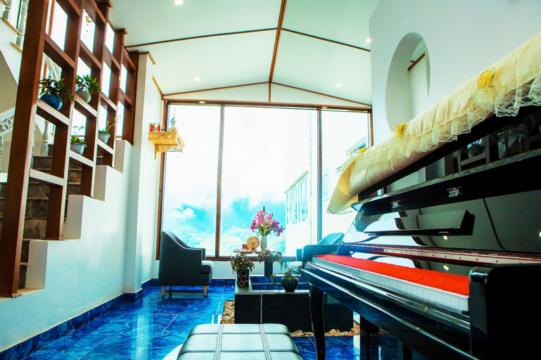 The Grand Blue Hotel, Sa Pa