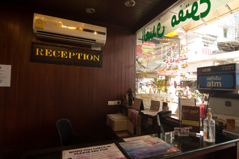 Food & Drinks 5, Sky Inn 2, Khlong Toey