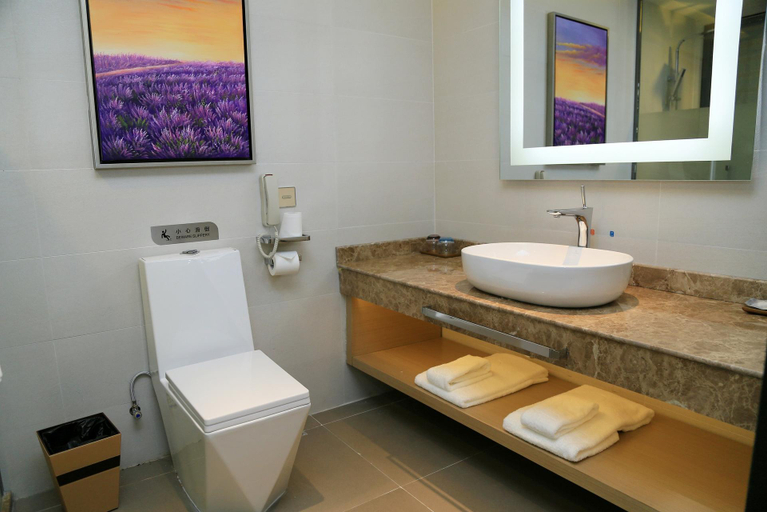 Bathroom 4, Lavande Hotels Suzhou Railway Station, Suzhou