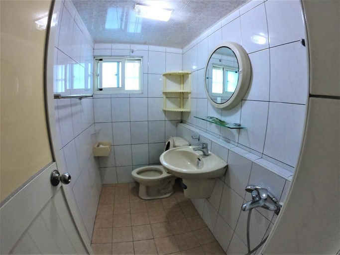 Bathroom 4, Islander B&B, Pingtung