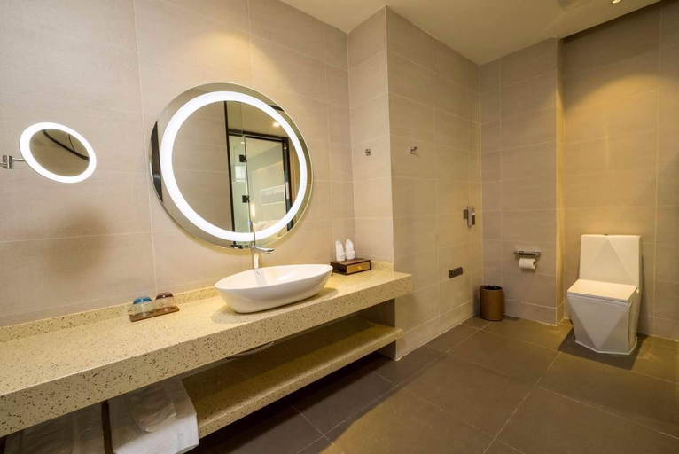 Bathroom 5, Lavande Hotel Dongguan Changan Fu Lake, Dongguan