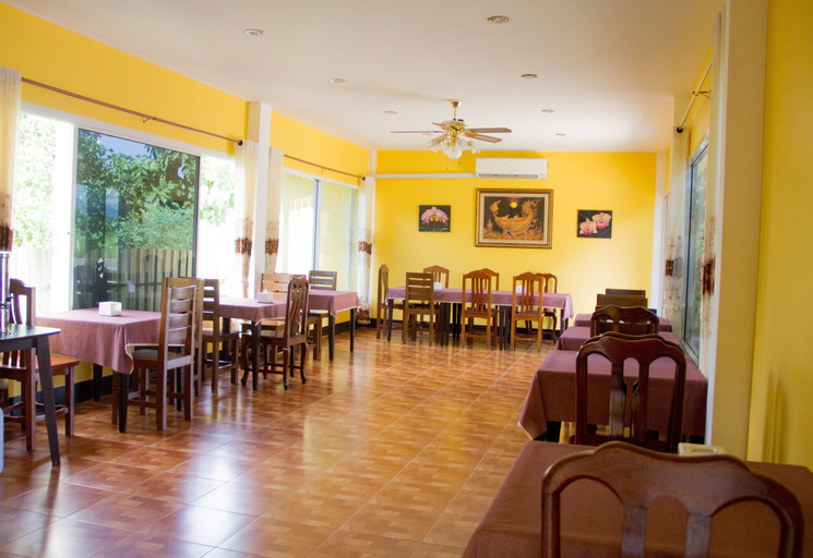 Food & Drinks, Raiwinburi Resort, Muang Phrae