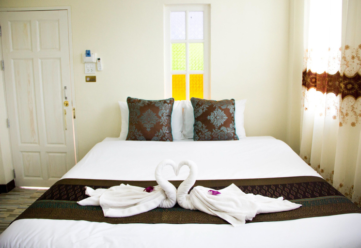 Bedroom 3, Raiwinburi Resort, Muang Phrae