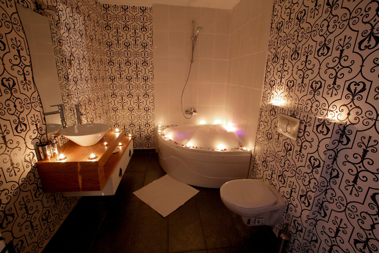 Bathroom 2, Boreas Hotel, Trademark Collection by Wyndham, Çankaya