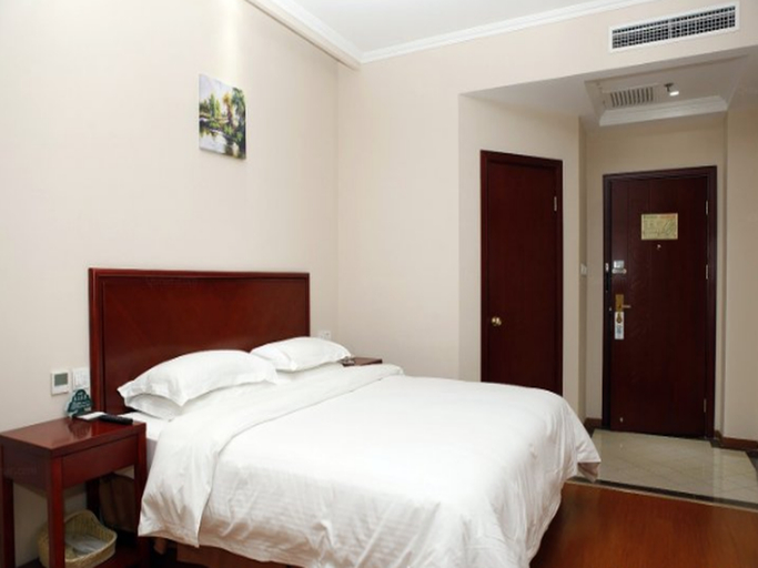 Bedroom 2, GreenTree Inn Beijing International Studies University Dalianpo Metro Station Express Hotel, Beijing