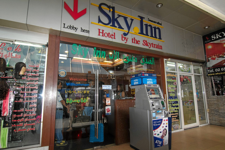 Food & Drinks 4, Sky Inn 2, Khlong Toey