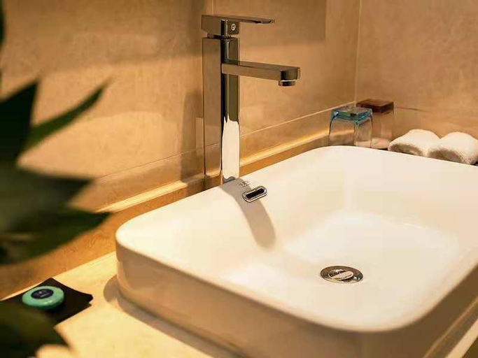 Bathroom, Xana Lite·Xuzhou Railway Station, Xuzhou