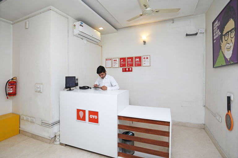 OYO Flagship 555 Pitampura, West