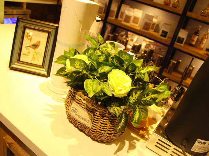Food & Drinks 4, James Joyce Coffetel·Hotan Chuanyi Kaixuan, Khotan