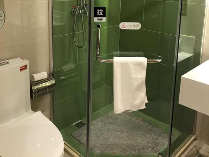 Bathroom 4, GreenTree Inn Tianjin Dongli Development Zone Huaming Town Airport Express Hotel, Tianjin