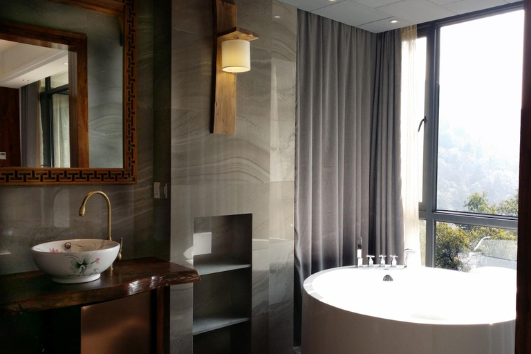 Bathroom, Yangshuo Li River Resort, Guilin