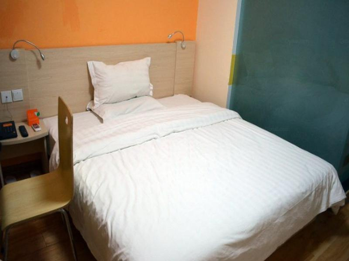 Bedroom 3, 7 Days Inn Yantai Dahaiyang Raod Railway Station, Yantai