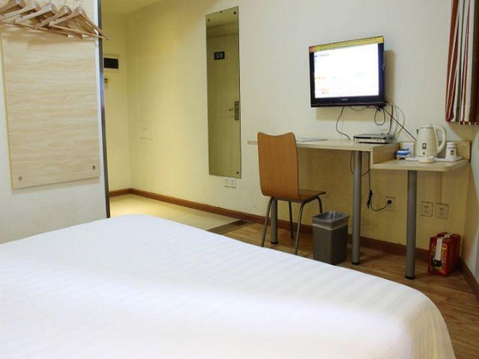 Bedroom 3, 7 Days Inn Chengdu Huayang Metro Station Binfen Plaza, Chengdu