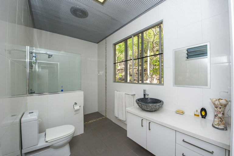 Bathroom 4, Horseshoe Bay Vista, Magnetic Island