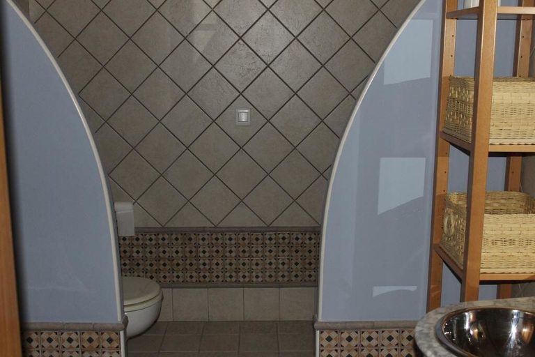 Bathroom 5, Hostal Sandino, Palencia