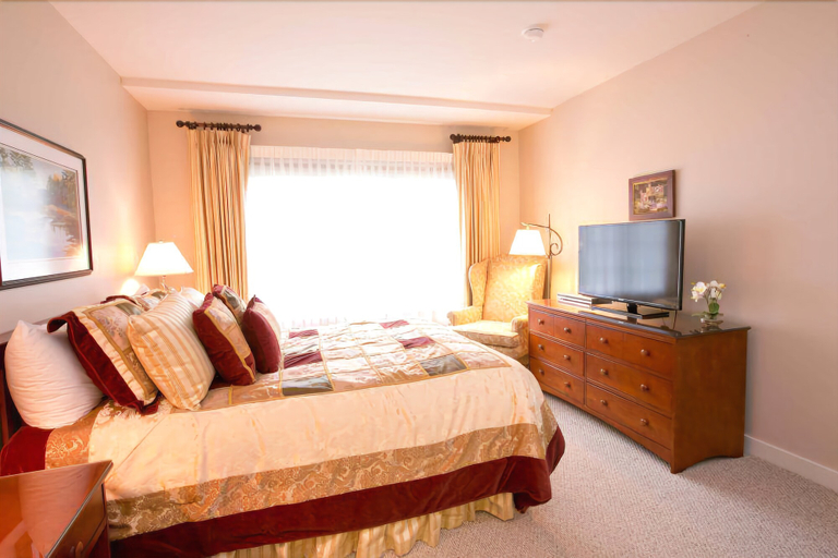 Bedroom 4, 627a_topnotch, Lamoille