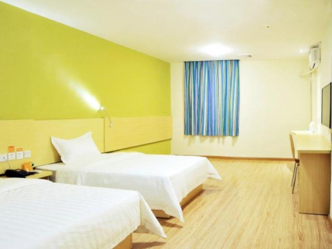 Bedroom 2, 7 Days INN Guangzhou Conghua Jiekou Zhenbei Road B, Guangzhou