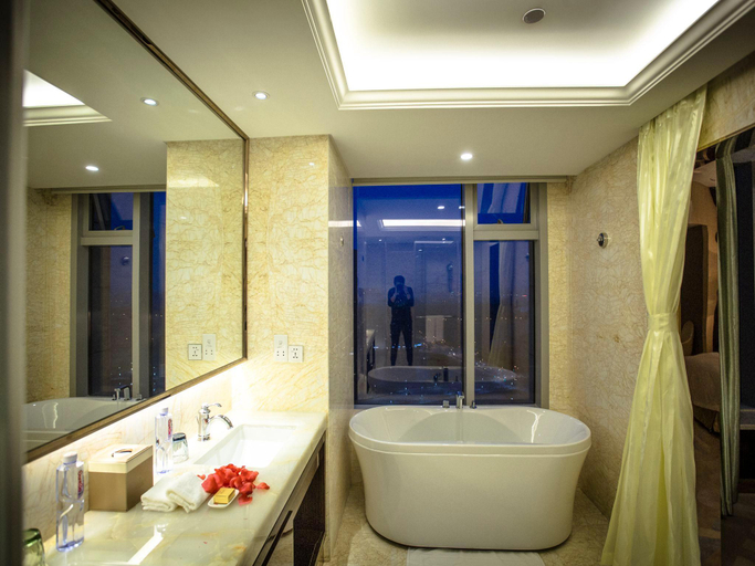 Bathroom 5, Shanghai Fuyue Hotel, Shanghai