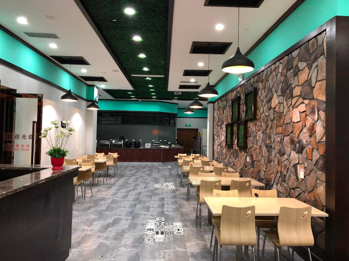 Food & Drinks 5, 7Days Premium Yichang Railway Station East, Yichang