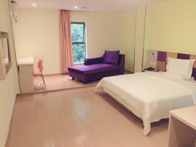 Bedroom 2, 7 Days Inn·Huitong Railway Station Square, Huaihua