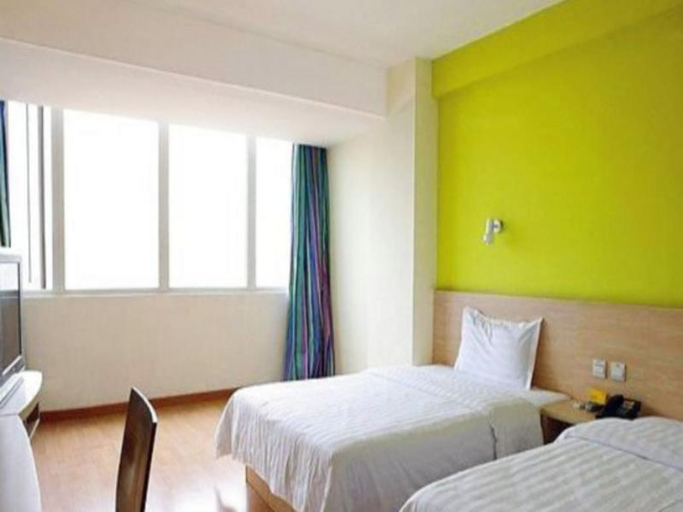 Bedroom 2, 7 Days Inn Guiyang Qianlingshan Yan'an West Road Metro Station, Guiyang