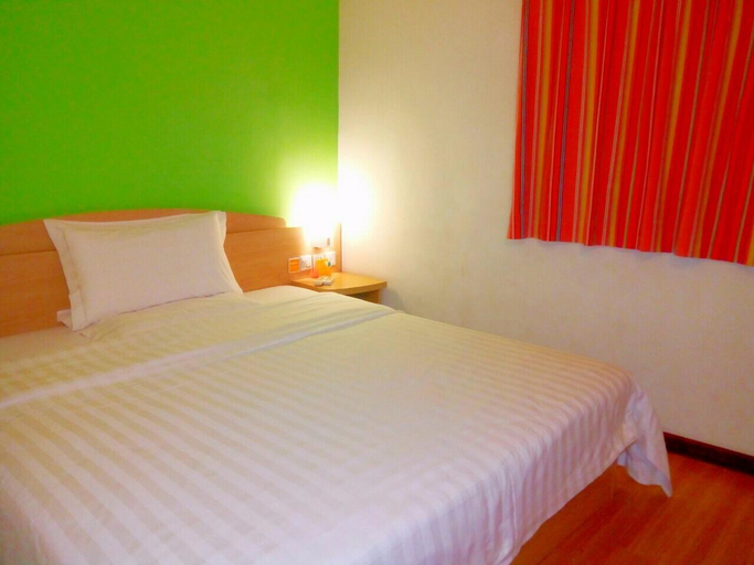 Bedroom 3, 7 Days Inn Chengdu Renshou Tianti Park, Meishan