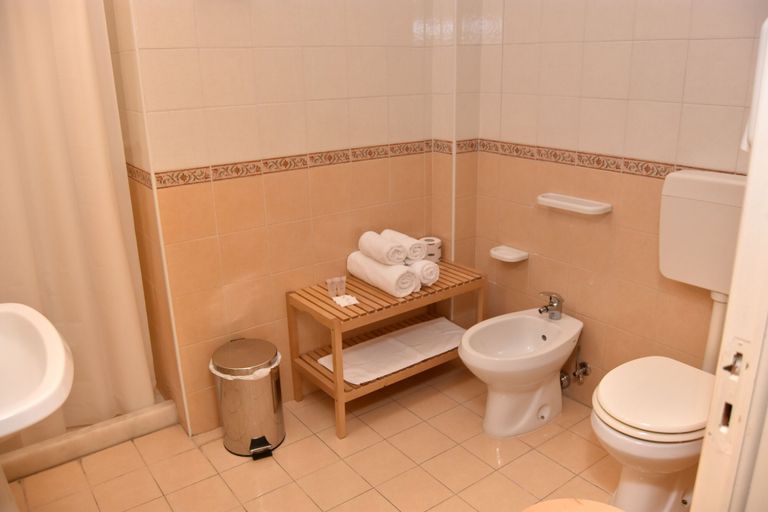 Bathroom 4, Affittacamere Sestiere Santa Caterina, Catania