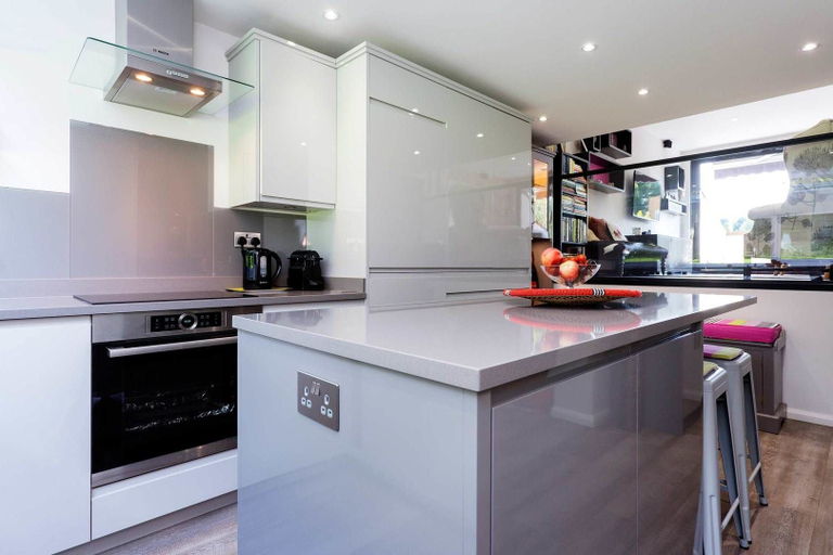 Others 5, Wimbledon Terrace House, London
