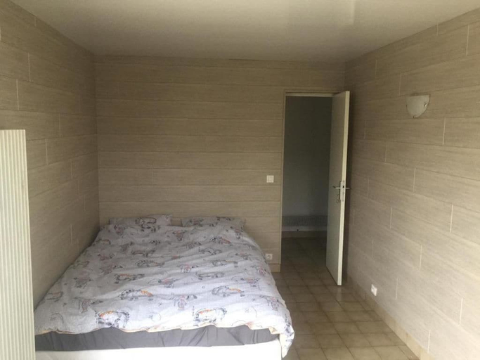 Bedroom 2, Maison face à la seine, Essonne