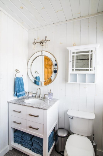 Bathroom 5, Ayers Farm, Lamoille