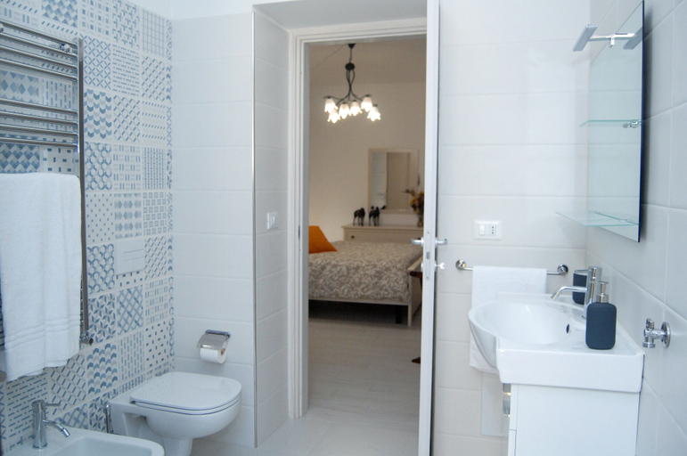 Bathroom 4, B&B Al Vicoletto, Salerno
