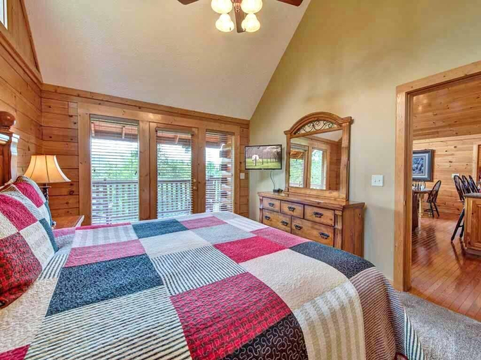 Bedroom 2, Eagles Point Lodge, Sevier