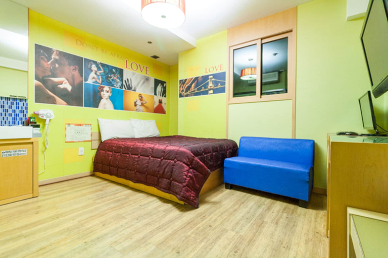 Others 4, Mong Motel, Gangbuk