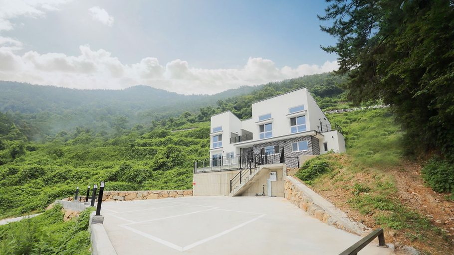 Exterior & Views 2, Oneday Namhae Pension, Namhae