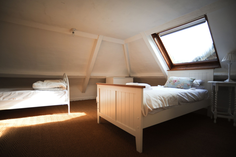 Bedroom 3, The Manor House Moreton, Dorset