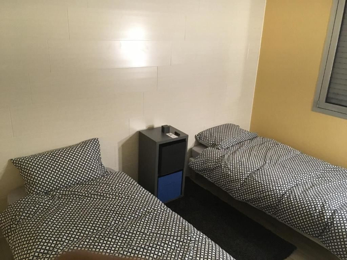 Bedroom 3, Maison face à la seine, Essonne