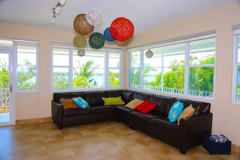 Tarpon's Nest Lodge,