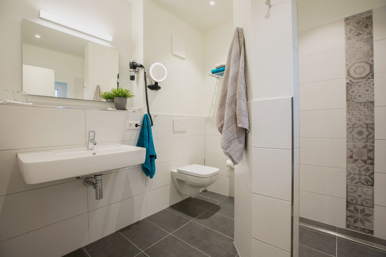 Bathroom 5, Nordsee Lodge, Nordfriesland