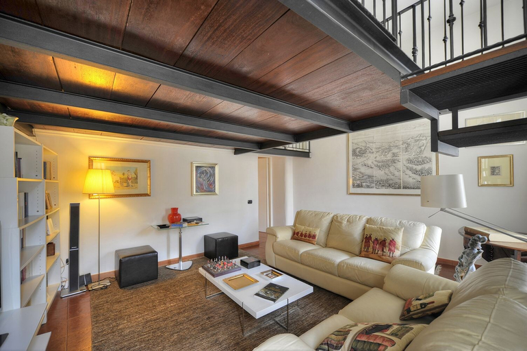 Public Area, Rome Luxury Rental - Vicolo Palle, Rome