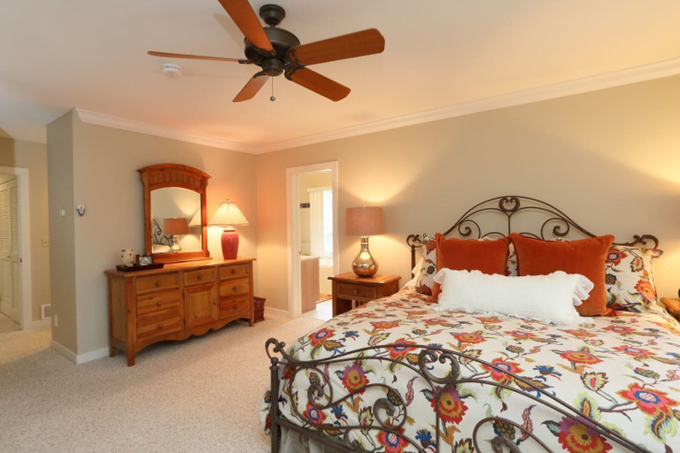 Bedroom 3, Upscale 3BR Topnotch Overlook, Lamoille