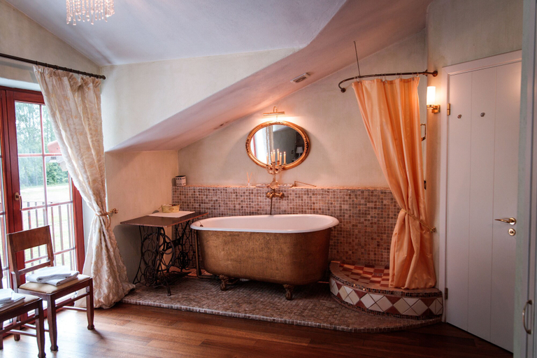 Bathroom 3, Divas Upes, Aizkraukle