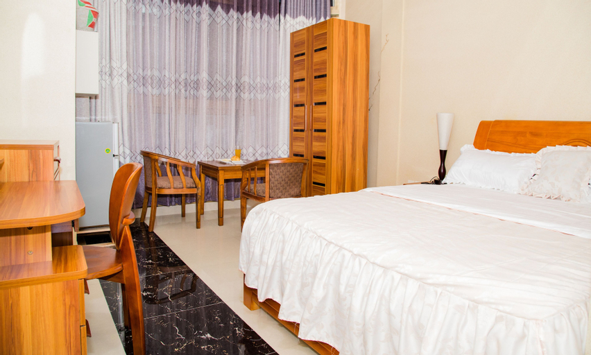 Tiger's Apartment Hotel, Musaga