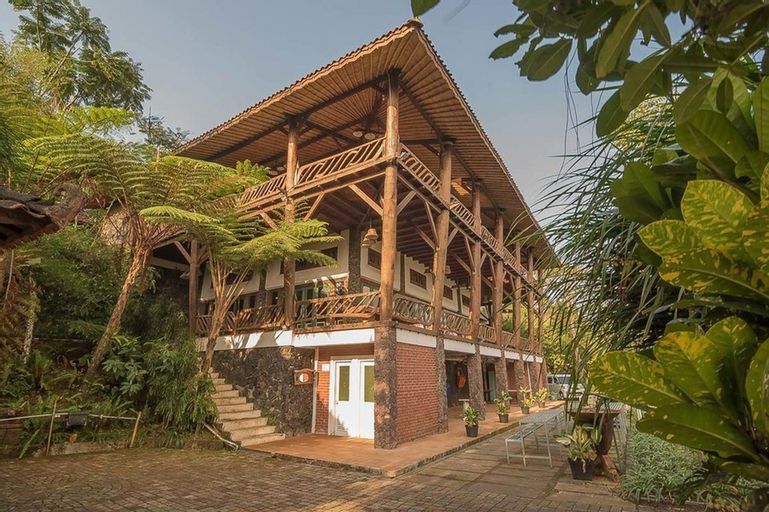 RedDoorz Resort @ Lembang 2, Bandung