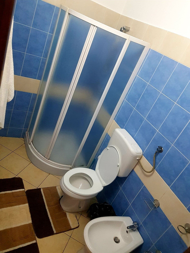 Bathroom 4, Hotel Etrusco, Gherla