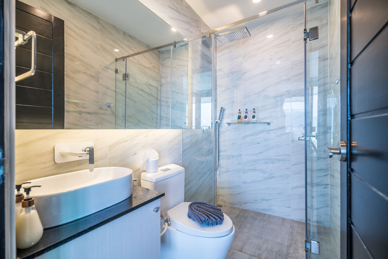 Bathroom 5, Oceana Kamala by Lofty, Phuket Island