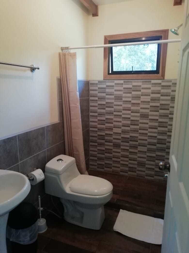 Bathroom 4, Moon Forest Apartments, Puntarenas