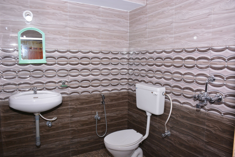 Bathroom, Sunrise Beach Resort, North Goa