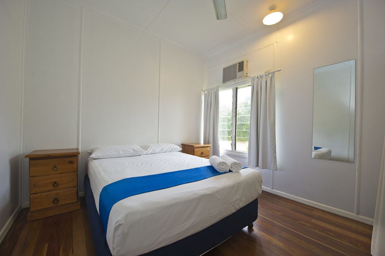Bedroom 2, Kooyong Apartment 3, Magnetic Island