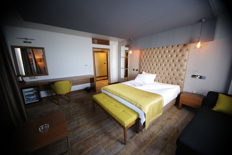 Peronti Hotel, Hopa